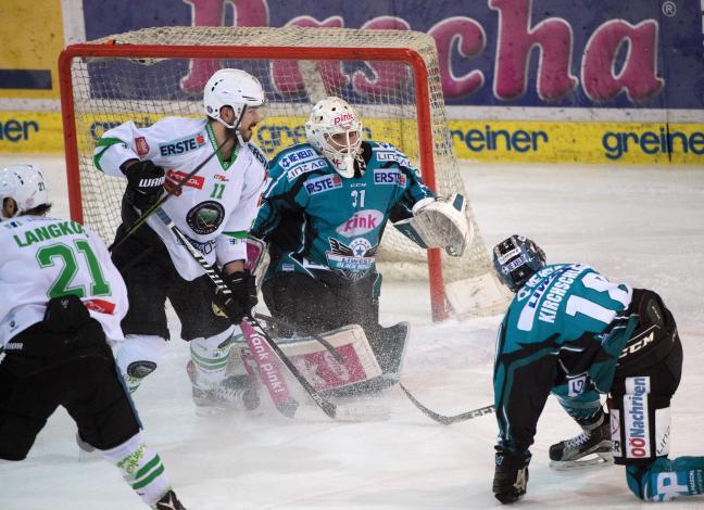 Tormann Florian Janny (EHC Liwest Black Wings Linz)  EHC Liwest Black Wings Linz vs HDD Olimpija Ljubljana 