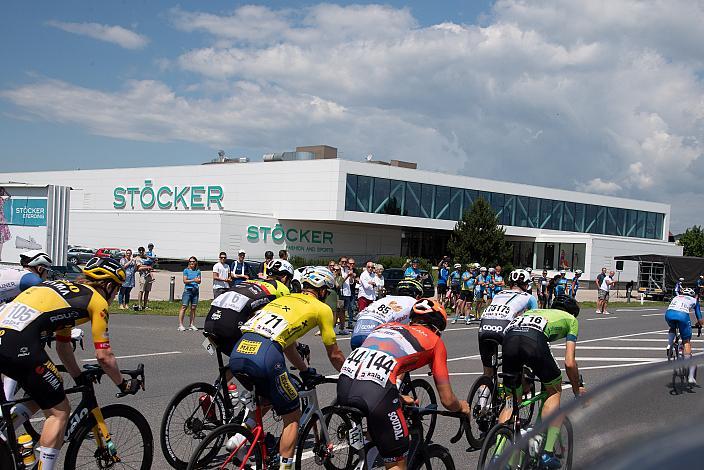 Start zur 2 Etappe beim Modehaus Stöcker, Eferding - Niederkappel,  Int. Raiffeisen Oberösterreich Rundfahrt UCI Kat. 2.2