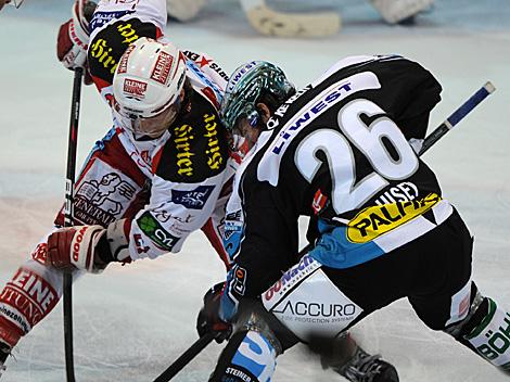 Rob Hisey Linz und Manuel Geier, KAC EHC Liwest Black Wings Linz vs. EC KAC