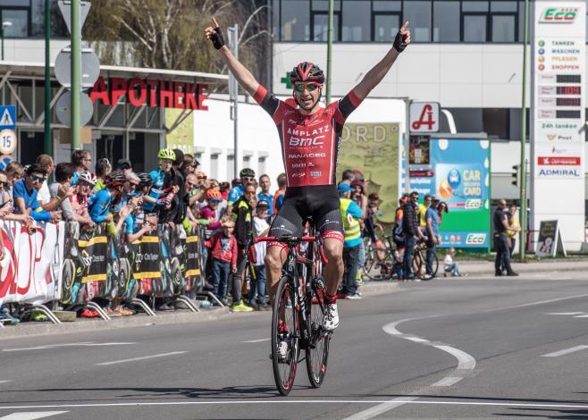 Matej Mugerli (SLO, Team Amplatz - BMC) siegt in Wels 