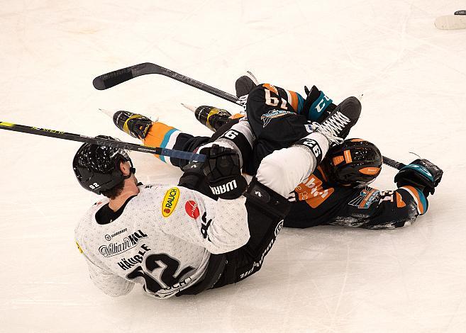 Stefan Häuszle (Dornbirn Bulldogs), Andrew Kozek (Steinbach Black Wings 1992), Black Wings Linz vs Dornbirn Bulldogs , Eishockey, Bet at Home ICE Hockey League