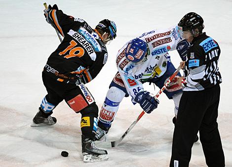 Rob Shearer Liwest Black Wings Linz Jonathan Ferland  EC VSV