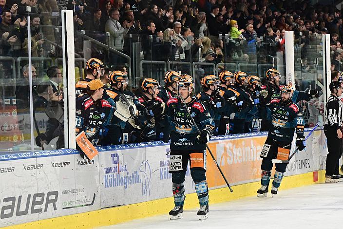 Brian Lebler (Steinbach Black Wings Linz). feiert Steinbach Black Wings Linz vs EC Red Bull Salzburg, Playoffs, 2. Viertelfinale, Linz AG Eisarena 