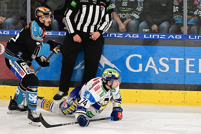 Luka Maver (Steinbach Black Wings Linz), Max Coatta (EC iDM Wärmepumpen VSV)  Win2Day ICE Hockey League,  Steinbach Black Wings Linz vs  EC VSV,  Linz AG Eisarena 