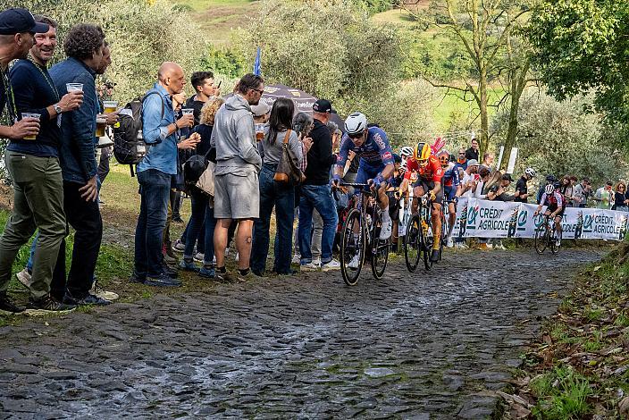 Tobias Bayer (AUT, Alpecin-Deceuninck) vor Magnus Kulset (NOR, Uno-X Mobility Development Team) im Anstieg Tisa, Veneto Classic, Soave - Bassano del Grappa,, Veneto