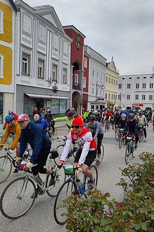 Start zur 10. Kirschblüten Radklassik, Rad Klassik, Oldtimer, Vintage, Stahlrad, Radsport, Eferding, Oberösterreich