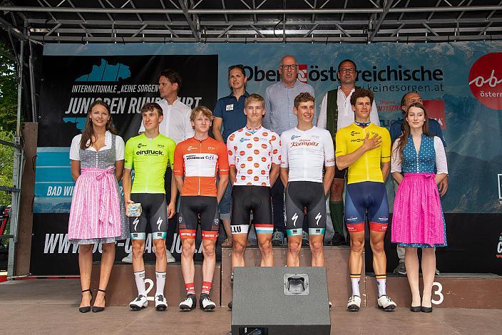 die Trikotträger v.l. Im Grünen Sprinttrikot Alexander Hajek (AUT, Team Auto Eder), Sebastian Putz (AUT, Team Österreich), Alexandre Kess (LUX, Team Luxemburg), Emil Herzog (GER, Team Auto Eder) weißes Trikot des Besten Nachwuchsfahrers, Im Gelben Trikot des Gesamtführenden Alec Segaert (BEL, Gaverzicht Be - Okay) 46. Int. Keine Sorgen,  Junioren Rundfahrt UCI Kat. MJ 2.1, 3. Etappe Bad Wimsbach/Neydharting - Strass im Attergau