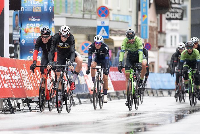 Dominik Amann (AUT, Team Vorarlberg) und das Feld in Kufstein,  Radsport, Herren Radliga, Kufstein, Tirol, Radliga Finale 2022 