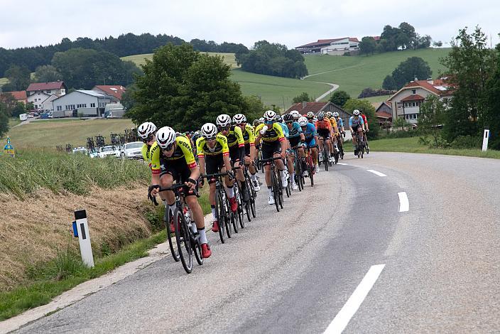 Team Vorarlberg an der Spitze des Feldes Wels Max.Center - Amag Ranshofen,  Int. Raiffeisen Oberösterreich Rundfahrt UCI Kat. 2.2