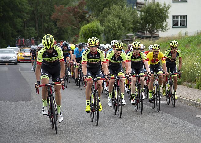 Team Vorarlberg Santic mit Rundfahrtssieger Jannik Steimle (GER, Team Vorarlberg Santic),  3. Etappe Traun - Ternberg, Radsport 10. Int. OOE Rundfahrt