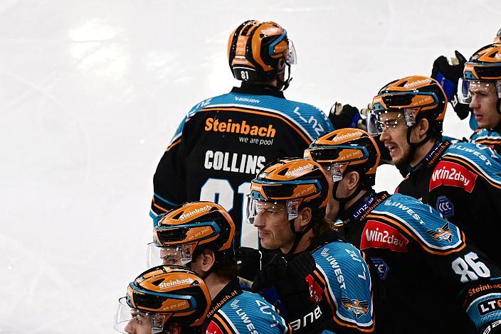  Sean Collins (Steinbach Black Wings Linz) feiert das Tor zum 1 zu 0, Win2Day ICE Hockey League,  Steinbach Black Wings Linz vs EC Red Bull Salzburg,  Linz AG Eisarena 