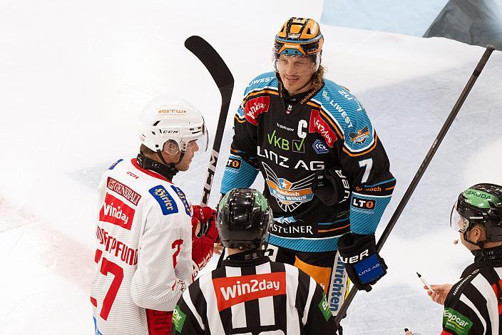 Thomas Hundertpfund (EC KAC), Brian Lebler (Steinbach Black Wings Linz) Win2Day ICE Hockey League,  Steinbach Black Wings Linz vs EC KAC,  Linz AG Eisarena 