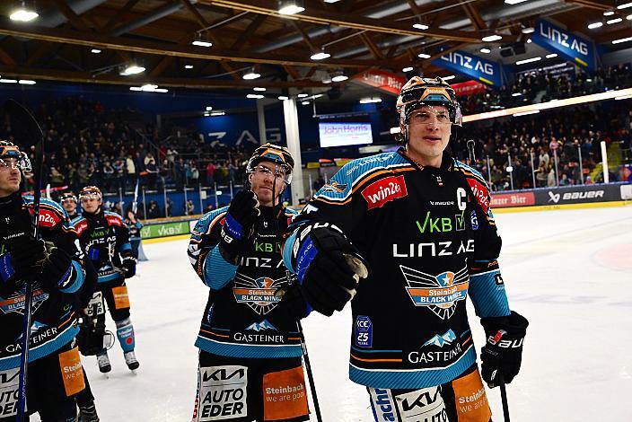 Brian Lebler (Steinbach Black Wings Linz), Ken Ograjensek (Steinbach Black Wings Linz) Win2Day ICE Hockey League,  Steinbach Black Wings Linz vs Pioneers Vorarlberg,  Linz AG Eisarena 