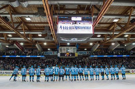 Linz feiert EHC Liwest Black Wings Linz vs EC Red Bulls Salzburg