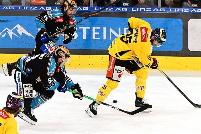  Niklas Bretschneider (Steinbach Black Wings Linz), Marcel Witting (Steinbach Black Wings Linz), Jeremy Gregoire(spusu Vienna Capitals) Win2Day ICE Hockey League,  Steinbach Black Wings Linz vs Spusu Vienna Capitals,  Linz AG Eisarena 