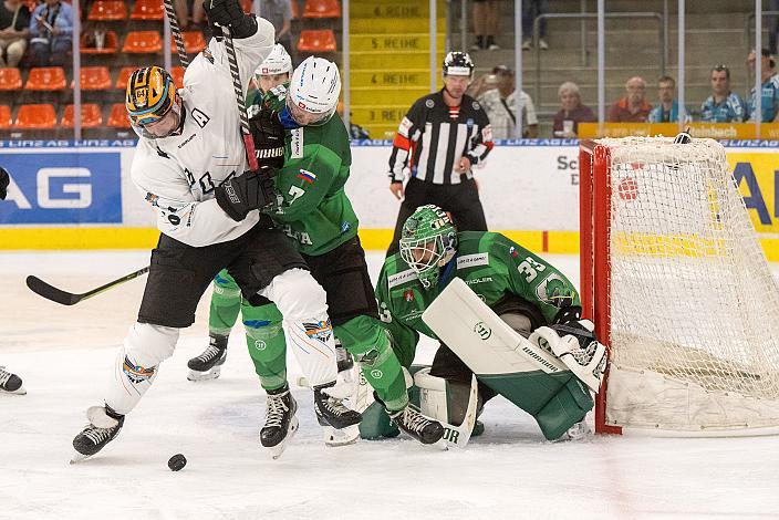 Victor Bartley (Steinbach Black Wings Linz), Nejc Stojan (Olimpija Ljubljana), Tormann Zan Us (Olimpija Ljubljana) Steinbach Black Wings Linz vs Olimpija Ljubljana,  WIn2day ICE Hockey League
