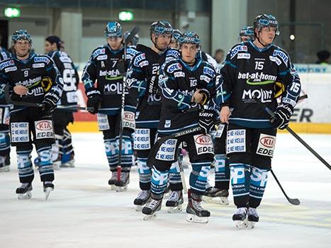 Matthias Iberer und Erik Kirschlaeger, Linz  EHC Liwest Black Wings Linz vs Dornbirner EC