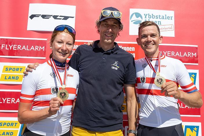 Gregor Mühlberger (AUT, Movistar Team), Mag. Roland Pils (Vize Präsident LRV Niederösterreich), Staatsmeisterin Carina Schrempf (AUT, Fenix-Deceuninck)  ÖM Staatsmeisterschaft, Strasse, Waidhofen an der Ybbs - Hollenstein