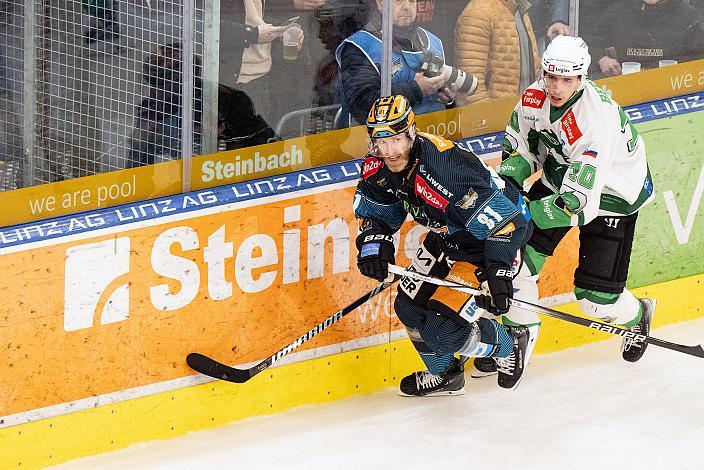 Sean Collins (Steinbach Black Wings Linz), Miha Bericic (HK SZ Olimpija) Steinbach Black Wings Linz vs HK SZ Olimpija Ljubljana, Linz AG Eisarena 