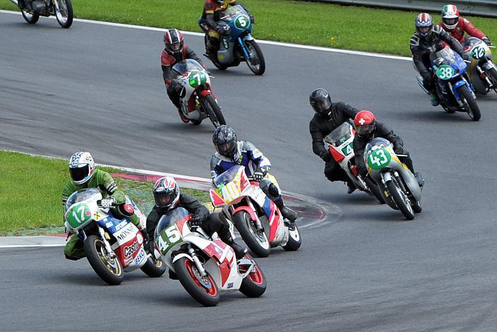 Start in der Klasse 250ccm.