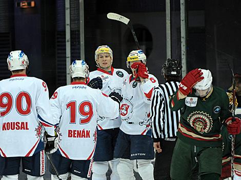 Pardubice feiert ein weiters Tor, Froelunda Indians vs HC CSOB Pardubice