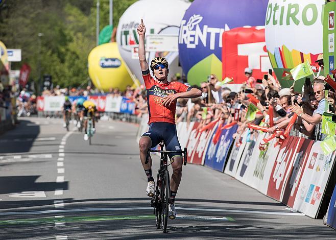 Mark Padun (UKR, Bahrain Merida Pro Cycling Team) Etappensieger Rattenberg - Innsbruck 134km