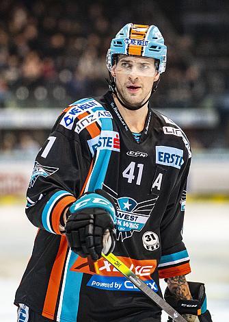 Im Bild: Mario Altmann (EHC Liwest Black Wings Linz) Eishockey,  EHC Liwest Black Wings Linz vs HCB SÃ¼dtirol Alperia 