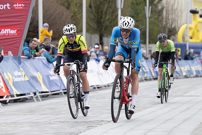 v.l. Antoine Berlin (MCO, Team Vorarlberg), 2. Platz für Riccardo Zoidl (AUT, Team Felbermayr Simplon Wels), Herren Elite, U23, Radliga, 62. Radsaison-Eröffnungsrennen Leonding, Oberösterreich 