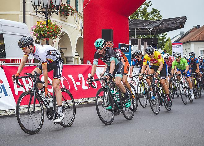 Zielpassage mit Marius Mayrhofer (GER, National Team Deutschland)  und Felix Engelhardt (GER, Team Auto Eder Bayern)  2. Etappe Rohrbach - Rohrbach Oberoesterreich Juniorenrundfahrt (2.1)