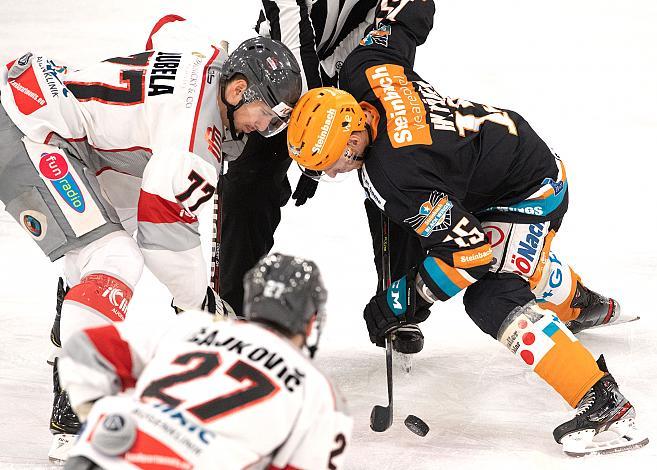 Juha-Pekka Hytönen (Steinbach Black Wings 1992), Milos Bubela (iClinic Bratislava Capitals)Black Wings Linz vs iClinic Bratislava Capitals , Eishockey, Bet at Home ICE Hockey League