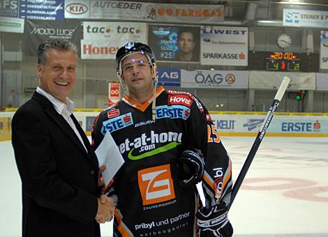 Mark Szuecs, Stuermer, Liwest Black Wings Linz Spieler des Abends.