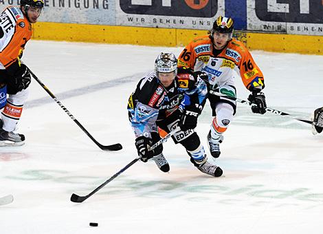 Rob Shearer Liwest Black Wings Linz vs. Patrick Harand Moser Medical Graz 99ers