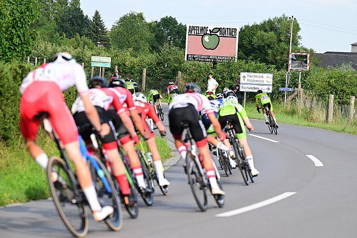 Das Peloton in der Abfahrt vom Mistelbacher Berg, 1. Etappe Marchtrenk  - Marchtrenk, Int. Oberösterreichische Versicherung OÖ Junioren Oberösterreich Rundfahrt 