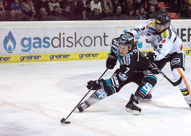 Brian Lebler (EHC Liwest Black Wings Linz), Sean MacMonagle (Dornbirn Bulldogs), gasdidkont EHC Liwest Black Wings Linz vs Dornbirn Bulldogs