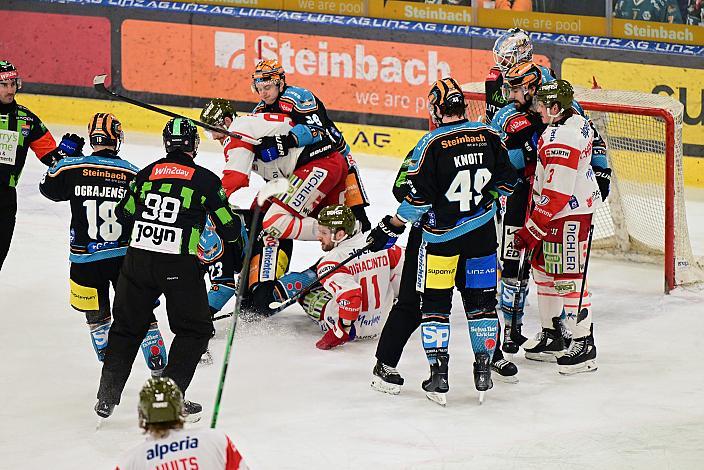 Patrick Söllinger (Steinbach Black Wings Linz), Ian Scheid (Steinbach Black Wings Linz), Christiano Digiacinto (HCB Suedtirol Alperia)  Win2Day ICE Hockey League,  Steinbach Black Wings Linz vs HCB Suedtirol Alperia ,  Linz AG Eisarena 