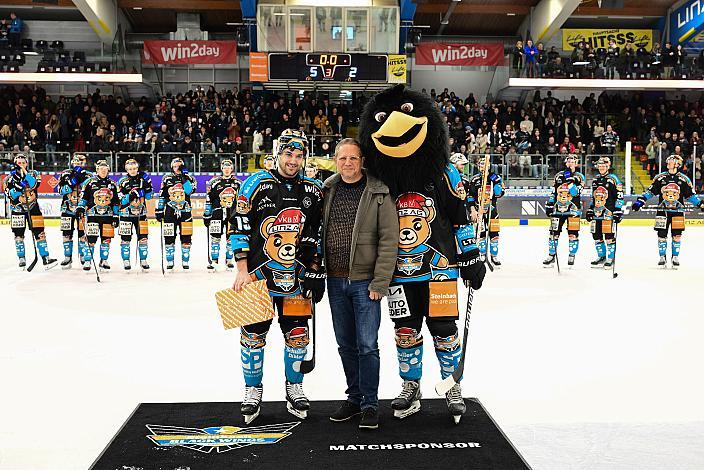 Marcel Witting (Steinbach Black Wings Linz) Spieler des Abends  Win2Day ICE Hockey League,  Steinbach Black Wings Linz vs  HCB Südtirol Alperia,  Linz AG Eisarena