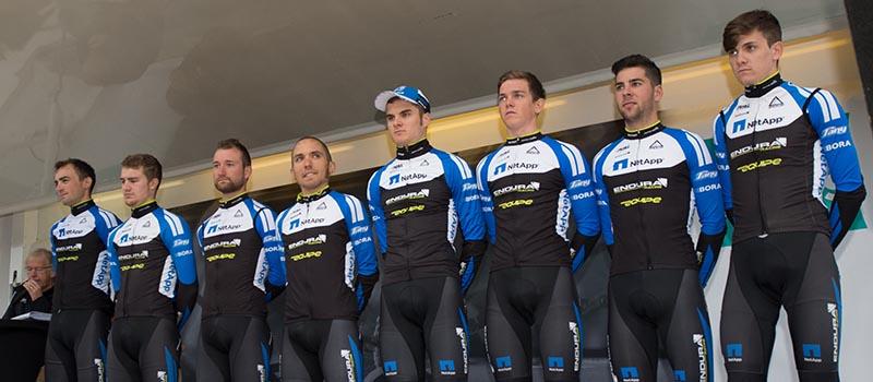 Team NetApp Endura, v.l. Andreas Schillinger (GER), Scott Thwaites (GBR), Ralf Matzka (GER), Cesare Benedetti (ITA), Alexander Krieger (GER), Gregor Muehlberger (AUT), Michael Schwarzmann (GER), Patrick Konrad (AUT). Radrennen, Paris - Tours