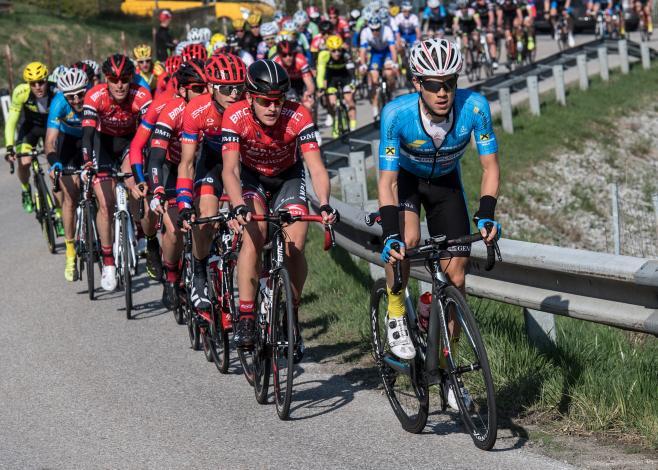 Riccardo Zoidl (AUT, Team Felbermayr Simplon Wels) an der Spitze des Feldes