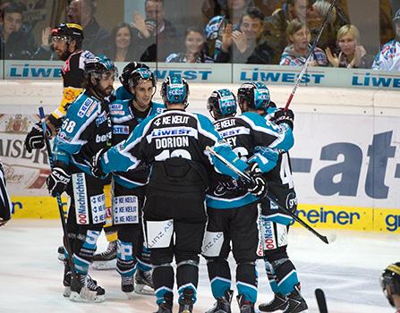 Linz feiert, EHC Liwest Black Wings Linz vs UPC Vienna Capitals