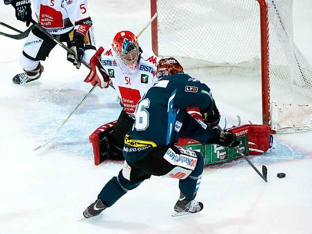 Rob HIsey, Linz  und Adam Munro, Innsbruck, EHC Liwest Black Wings Linz vs HC TWK Innsbruck