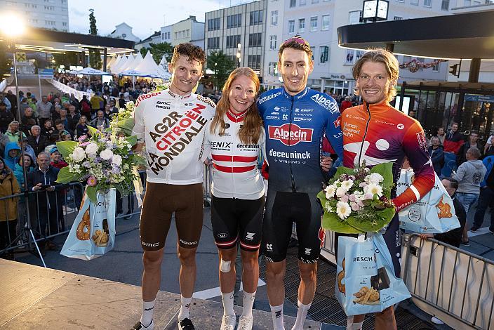 Sebastian Schönberger (AUT, Human Power Health), Michael Gogl (AUT, Alpecin-Deceuninck), Carina Schrempf (AUT, Fenix-Deceuninck), Paul Resch (Präsident LRV Oberösterreich), Felix Gall (AUT, AG2R Citroen Team) Radsport Wels, 24. Innenstadtkriterium