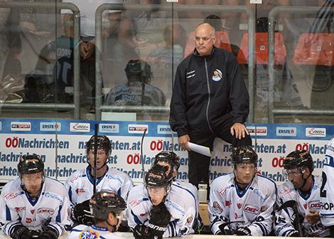  Trainer Bill Stewart (Straubing Tigers), EHC Liwest Black Wings Linz  vs Straubing Tigers