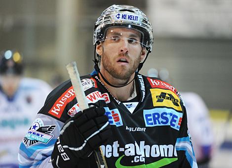 Reid Cashman Liwest Black Wings Linz vs. SAPA Fehervar AV19