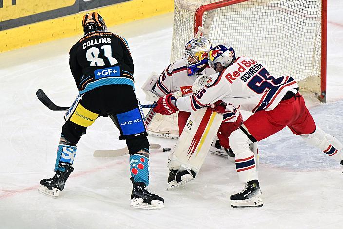 Sean Collins (Steinbach Black Wings Linz) bezwingt Tormann Atte Tolvanen (EC Red Bull Salzburg), Robert Lukas (EHC Liwest Black Wings Linz)   Win2Day ICE Hockey League,  Steinbach Black Wings Linz vs EC Red Bull Salzburg,  Linz AG Eisarena 