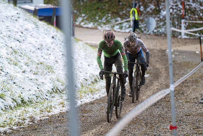 Daniel Federspiel (AUT, Team Felbermayr Simplon Wels), hinter Sieger Fabian Eder (GER, Heizomat Radteam), Radquerfeldein GP um das Sportzentrum Gunskirchen, Rad Cyclo Cross,