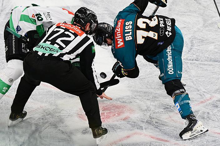 Miha Bericic (HK Olimpija Ljubljana), Trenton Bliss (Steinbach Black Wings) 3. Runde ICE, Steinbach Black Wings Linz vs Olimpija Ljubljana, Linz AG Eisarena 