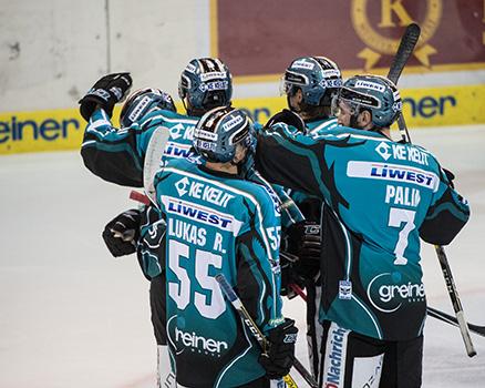 Linz feiert, EHC Liwest Black Wings Linz vs Dornbirner Eishockey Club