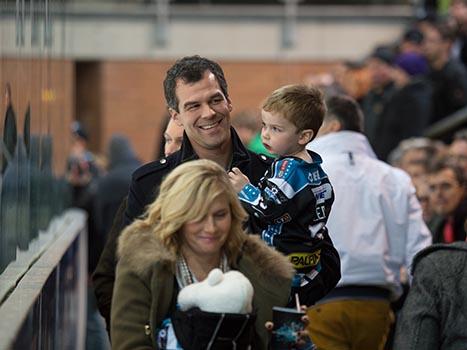 Pat Leahy, Ex-Linzer, wird in der Halle verabschiedet, EHC Liwest Black Wings Linz vs EC VSV