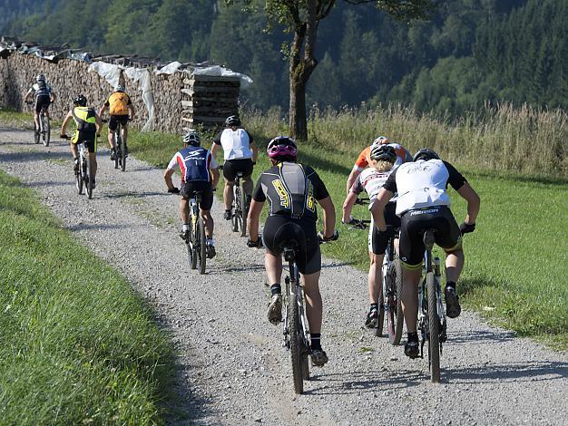 Teilnehmer des MTB Marathons im Hintergebirge.