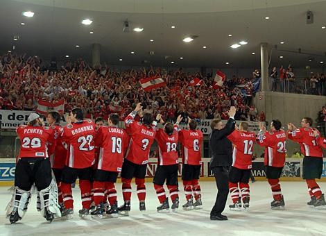 Team Austria feiert den Aufsteig in die Gruppe 1.